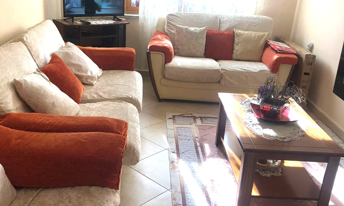 Shtepi me qera Apartament ne Tirane, 1+1, Mobilimi E mobiluar, Pagesa 400  Euro.