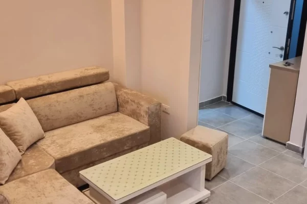 Shtepi me qera Apartament ne Tirane, 2+1, Mobilimi E mobiluar, Pagesa 650  Euro.