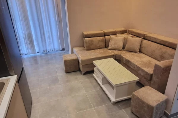 Jepet me qera apartament 2+1 – Selvia, Rruga Dibres