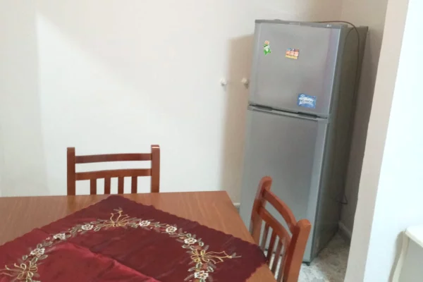 Shtepi me qera Apartament ne Tirane, 1+1, Mobilimi E mobiluar, Pagesa 50,000  Leke.