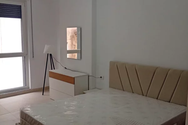 Shtepi me qera Apartament ne Tirane, 2+1, Mobilimi E mobiluar, Pagesa 450  Euro.