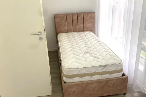 Shtepi me qera Apartament ne Tirane, 2+1, Mobilimi E mobiluar, Pagesa 450  Euro.