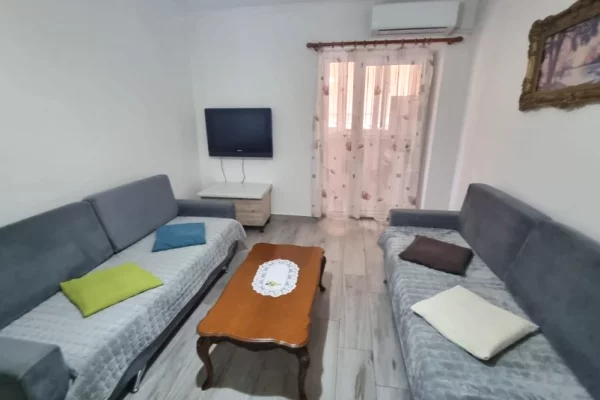 Shtepi me qera 1+1 ne Tirane - 550 Euro