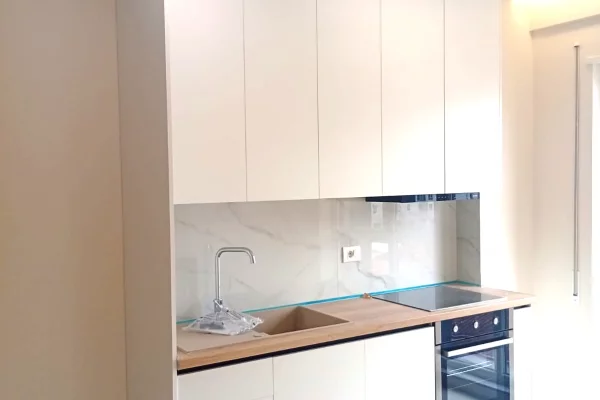 Shtepi me qera Garsoniere ne Tirane - 300 Euro