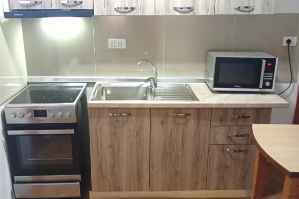 Shtepi me qera 2+1 ne Tirane - 450 Euro