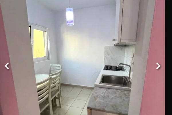 Shtepi me qera Garsoniere ne Tirane - 300 Euro