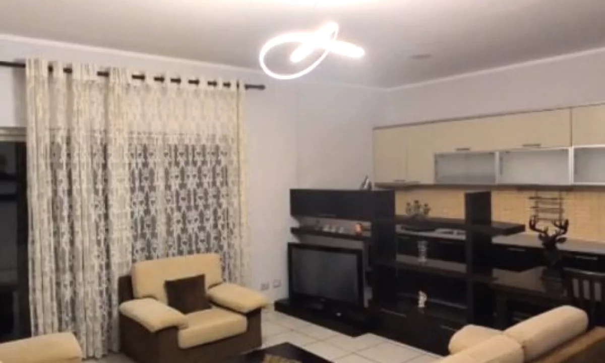 Shtepi me qera Apartament ne Tirane, 2+1, Mobilimi E mobiluar, Pagesa 600  Euro.