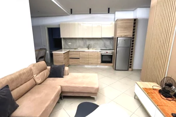 Shtepi me qera 2+1 ne Tirane - 600 Euro