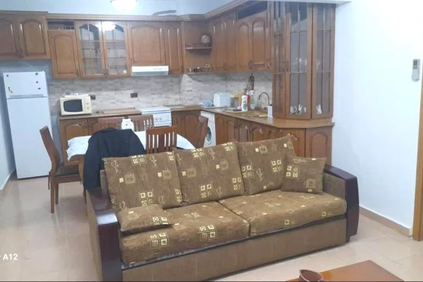 Shtepi me qera 2+1 ne Tirane - 500 Euro