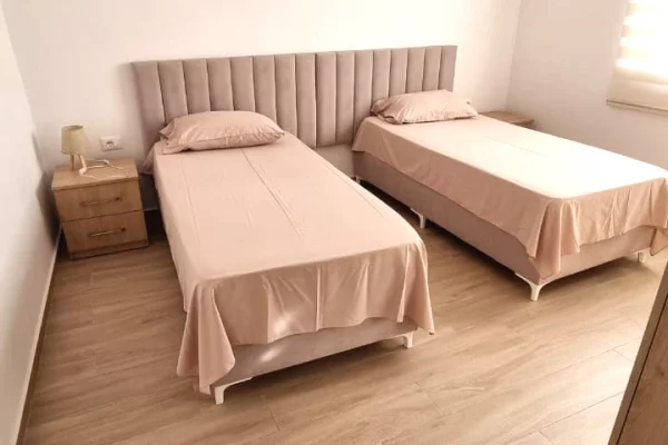 Shtepi me qera Apartament ne Tirane, 1+1, Mobilimi E mobiluar, Pagesa 450  Euro.
