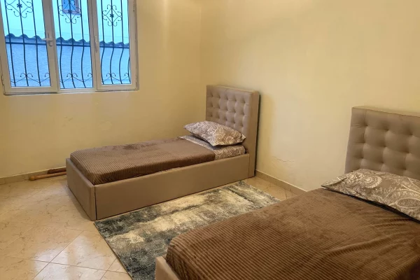 Shtepi me qera Apartament ne Tirane, 2+1, Mobilimi E mobiluar, Pagesa 450  Euro.