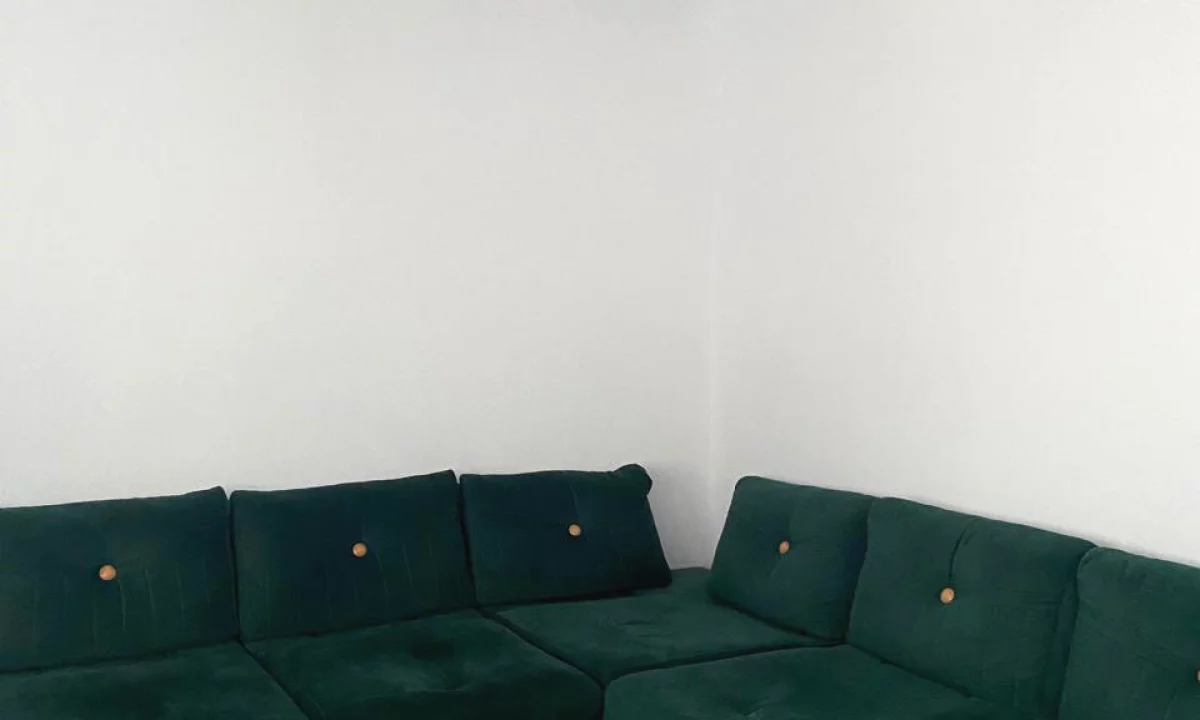 Shtepi me qera Apartament ne Tirane, 2+1, Mobilimi E mobiluar, Pagesa 500  Euro.