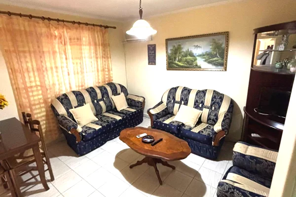 🏠 Shitet Apartamenti 1+1 ne Qender te Ali Demit