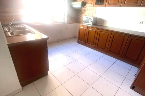 🏡 JEPET ME QIRA APARTAMENT 2+1 NE MYSLYM SHYRI (PRANË QENDRËS)