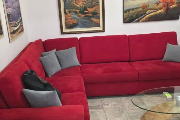 JEPET ME QERA APARTAMENT 2+1 NE  MEDRESE TEK RRUGA E DIBRES (AFËR QENDRËS)