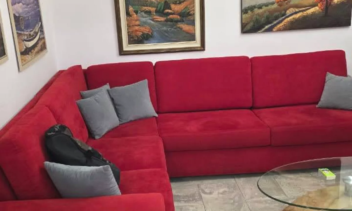 Appartamento in affitto a Tirana 2+1, Arredato