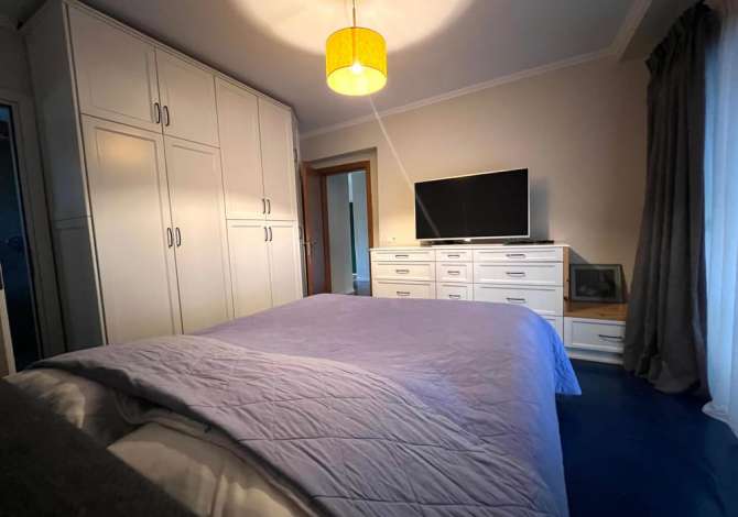 Shtepi me qera Apartament ne Tirane, 3+1, Mobilimi E mobiluar, Pagesa 800  Euro.