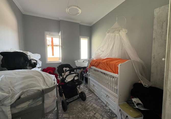 Shtepi ne shitje Apartament ne Tirane, 2+1, Mobilimi E mobiluar, Pagesa 135,000  Euro.