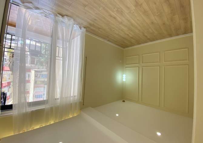 Shtepi ne shitje Apartament ne Tirane, 1+1, Mobilimi E mobiluar, Pagesa 125,000  Euro.