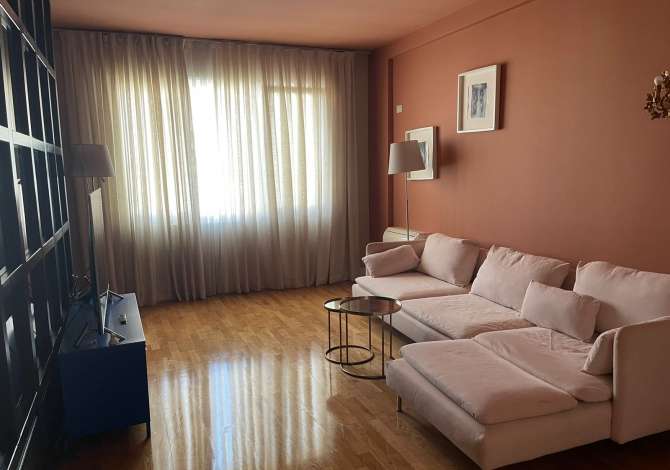Shtepi me qera 2+1 ne Tirane - 700 Euro