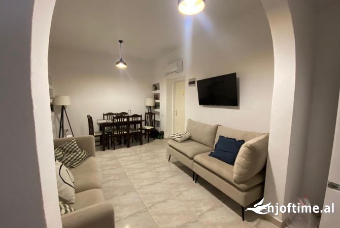Shtepi me qera 2+1 ne Tirane - 600 Euro