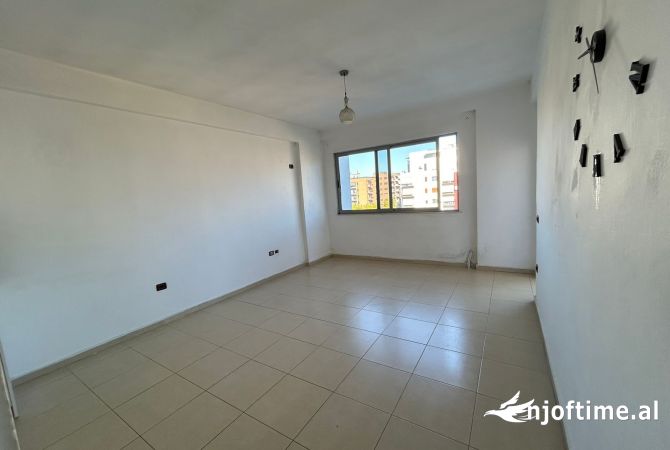 Shtepi ne shitje 2+1 ne Tirane - 80,000 Euro