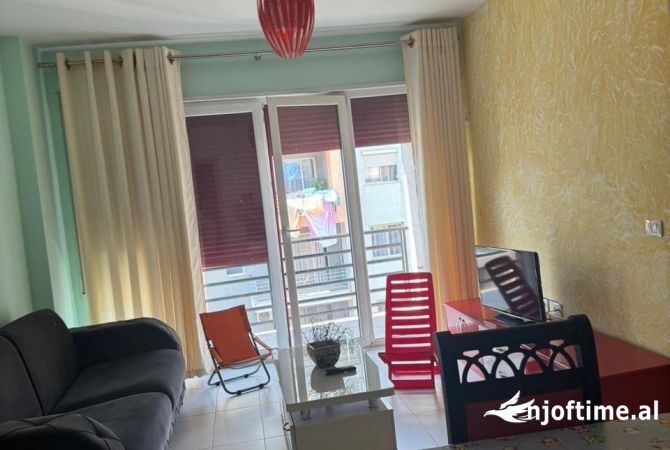 Shtepi me qera 2+1 ne Tirane - 500 Euro