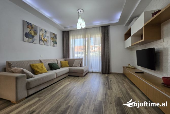 Shtepi me qera 2+1 ne Tirane - 800 Euro