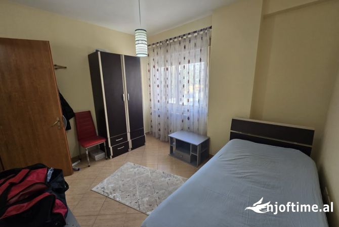 Shtepi me qera Apartament ne Tirane, 2+1, Mobilimi E mobiluar, Pagesa 450  Euro.