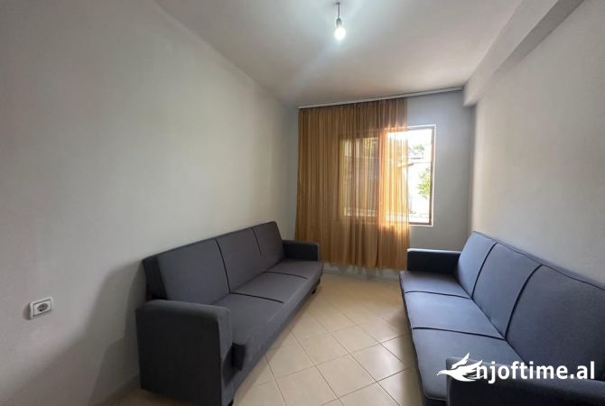 Shtepi me qera 2+1 ne Tirane - 400 Euro