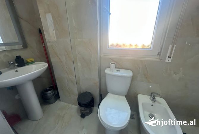 Shtepi me qera Apartament ne Tirane, 1+1, Mobilimi E mobiluar, Pagesa 600  Euro.