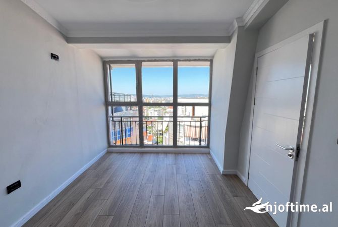 Shtepi ne shitje Apartament ne Tirane, 2+1, Mobilimi Bosh, pa mobiluar, Pagesa 125,000  Euro.