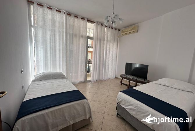 Shtepi me qera Apartament ne Tirane, 2+1, Mobilimi E mobiluar, Pagesa 700  Euro.