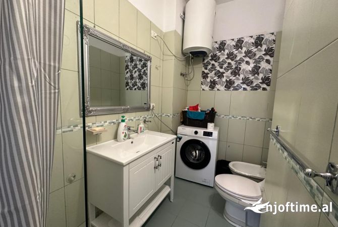 Shtepi me qera Apartament ne Tirane, 2+1, Mobilimi E mobiluar, Pagesa 700  Euro.