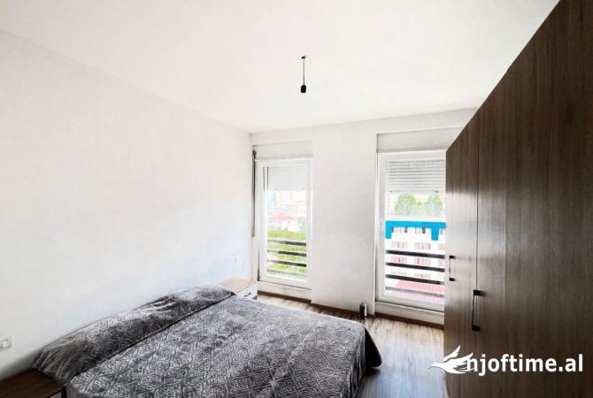 Shtepi ne shitje Apartament ne Tirane, 1+1, Mobilimi E mobiluar, Pagesa 150,000  Euro.