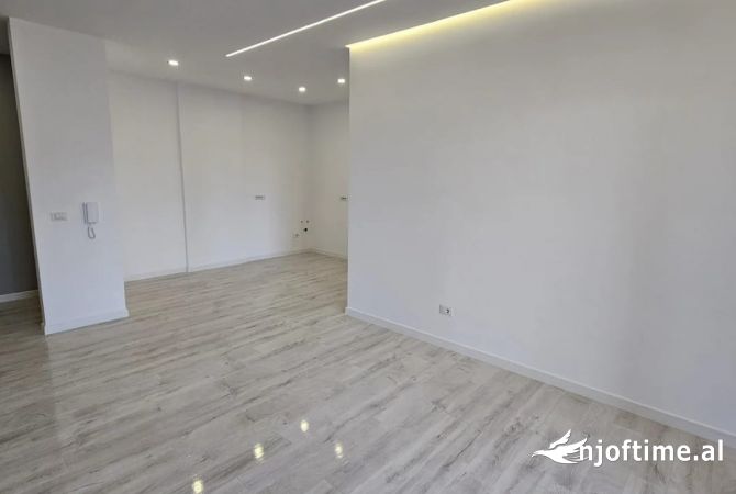 Shtepi ne shitje 2+1 ne Tirane - 240,000 Euro