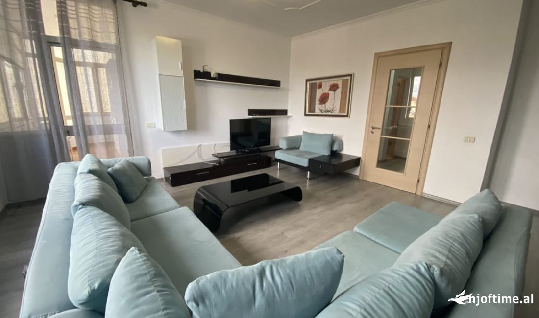 Shtepi me qera Apartament ne Tirane, 2+1, Mobilimi E mobiluar, Pagesa 700  Euro.