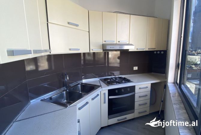 Shtepi me qera Apartament ne Tirane, 2+1, Mobilimi E mobiluar, Pagesa 700  Euro.