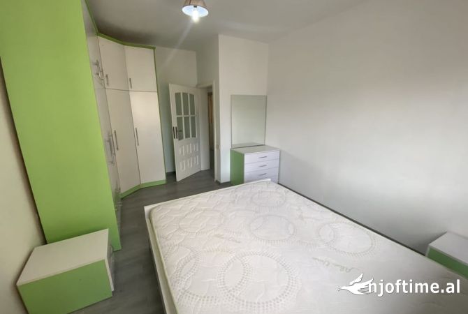 Shtepi me qera Apartament ne Tirane, 2+1, Mobilimi E mobiluar, Pagesa 700  Euro.