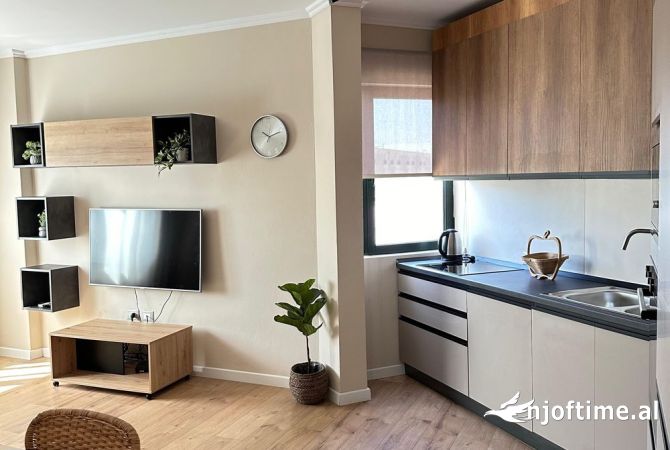 1+1/qera 📍Stacioni I trenit 