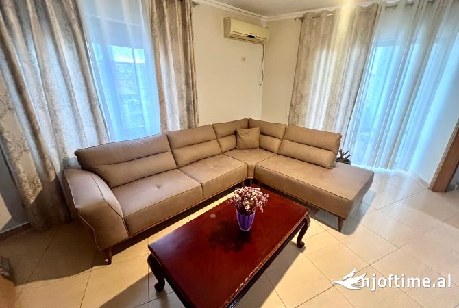 Shtepi me qera 2+1 ne Tirane - 43,000 Leke