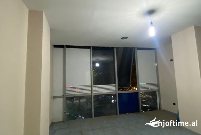Ambient biznesi ne shitje 1+1 ne Tirane - 75,000 Euro