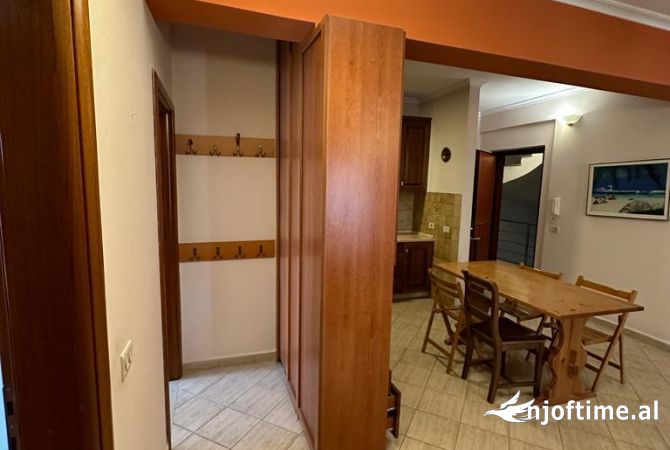 Shtepi me qera Apartament ne Tirane, 2+1, Mobilimi E mobiluar, Pagesa 750  Euro.