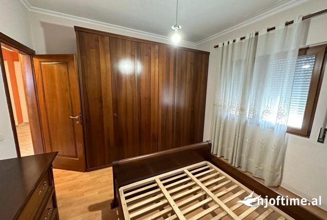 Shtepi me qera Apartament ne Tirane, 2+1, Mobilimi E mobiluar, Pagesa 750  Euro.