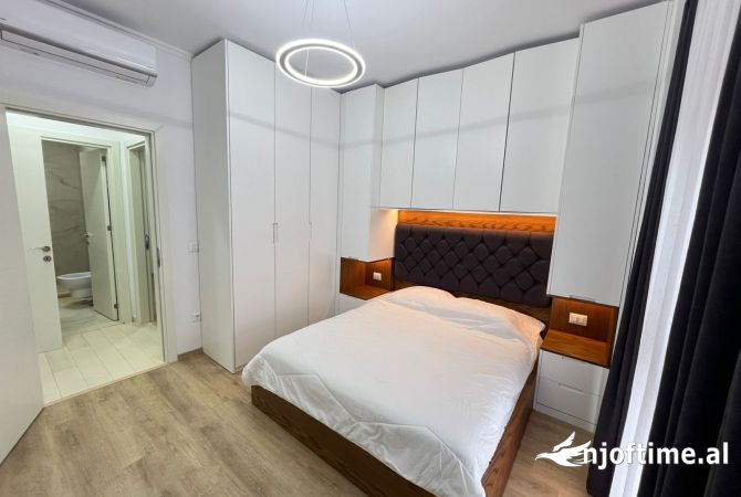 Shtepi me qera Apartament ne Tirane, 2+1, Mobilimi E mobiluar, Pagesa 700  Euro.