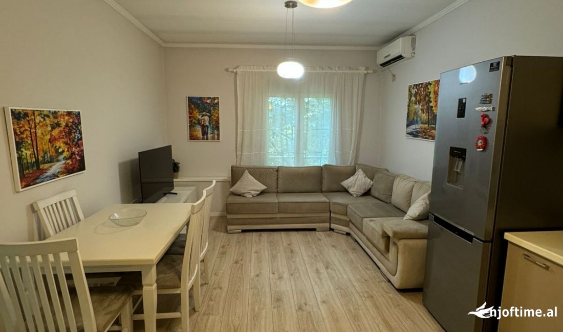 Shtepi me qera Apartament ne Tirane, 2+1, Mobilimi E mobiluar, Pagesa 700  Euro.