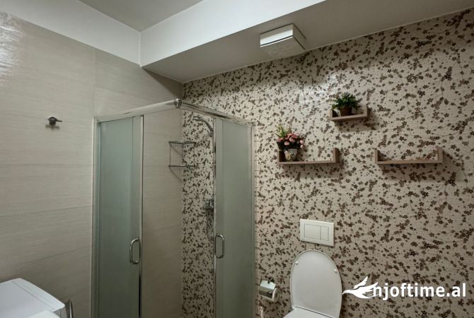 Shtepi me qera Apartament ne Tirane, 2+1, Mobilimi E mobiluar, Pagesa 700  Euro.