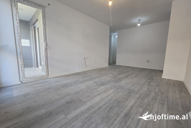 Shtepi ne shitje Apartament ne Tirane, 2+1, Mobilimi Bosh, pa mobiluar, Pagesa 106,000  Euro.