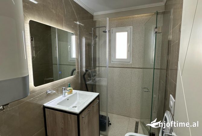 Ambjent biznesi me Qera per zyra te rruga e elbasanit 📌600Euro