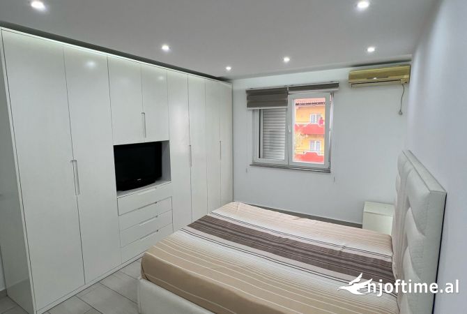 Shtepi ne shitje Apartament ne Tirane, 2+1, Mobilimi E mobiluar, Pagesa 158,000  Euro.